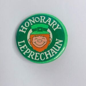 hallmark 1.5 inch button pin back st patrick’s day honorary leprechaun